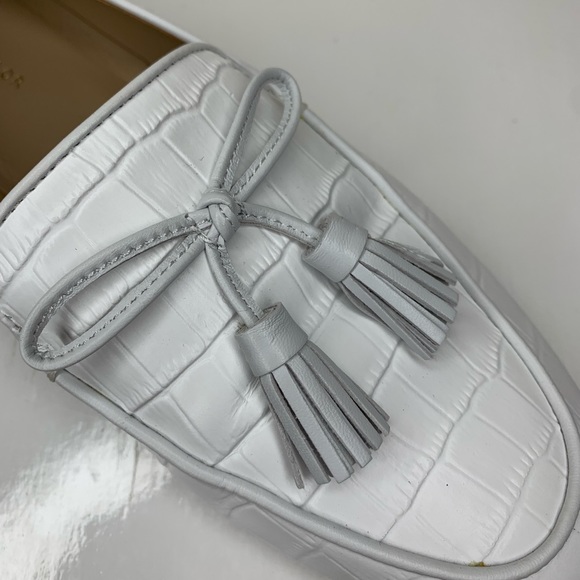 Ann Taylor White Ursula Croco Embossed Leather Tassel Loafers 7.5 - Picture 3 of 7